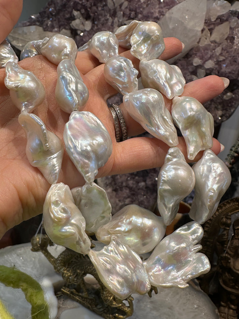 Huge white 25-33mm baroque freshwater pearls