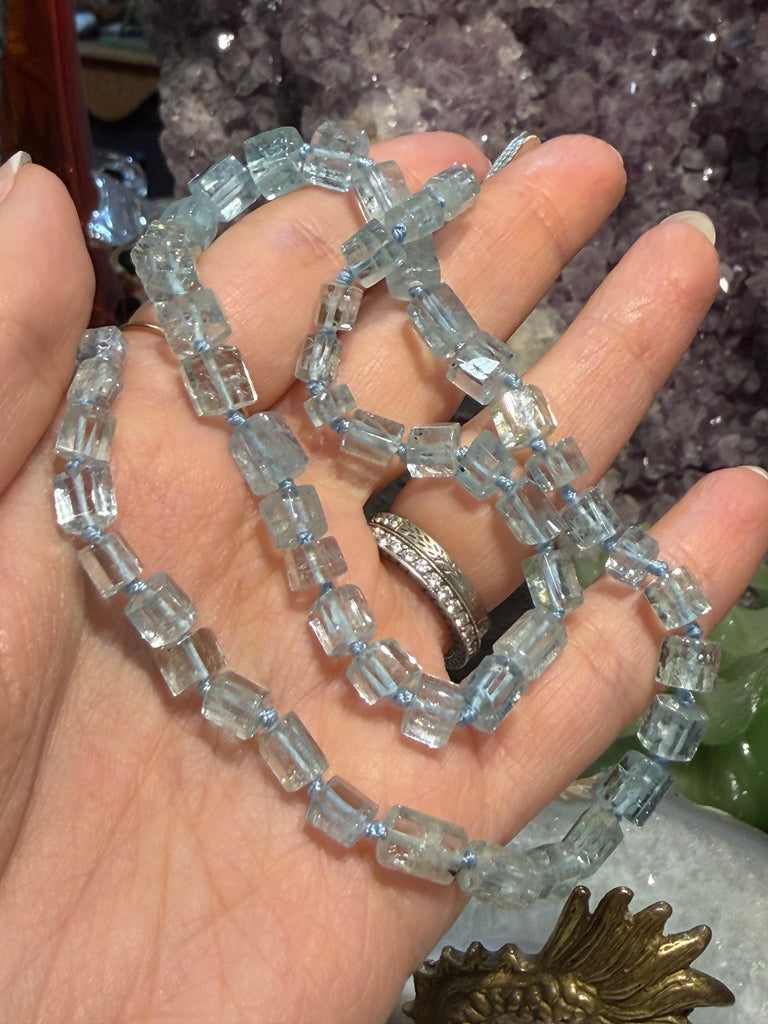 Beautiful aquamarine gem faceted 5-8mm cylinder