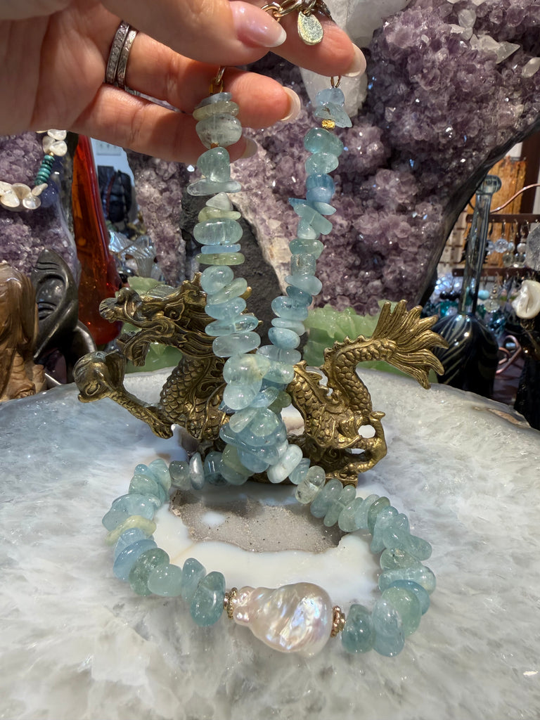 Beautiful Aquamarine & baroque pearl gemstone necklace