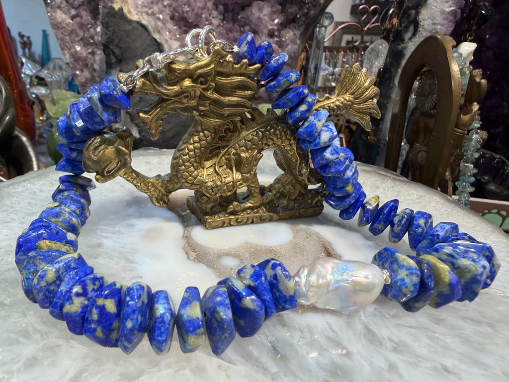 Gorgeous lapis chiseled & baroque pearl gemstone necklace