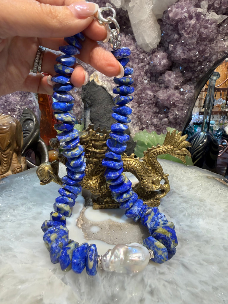 Gorgeous lapis chiseled & baroque pearl gemstone necklace