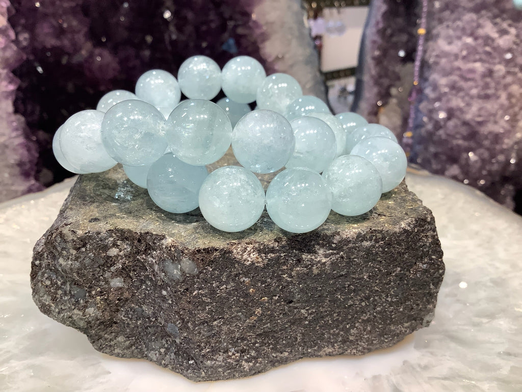 Sparkling Natural Blue Aquamarine Round Gemstone Bead Bracelet - 14mm