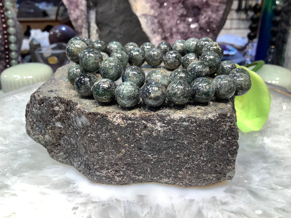 Natural Green kyanite 10mm gemstone bracelet