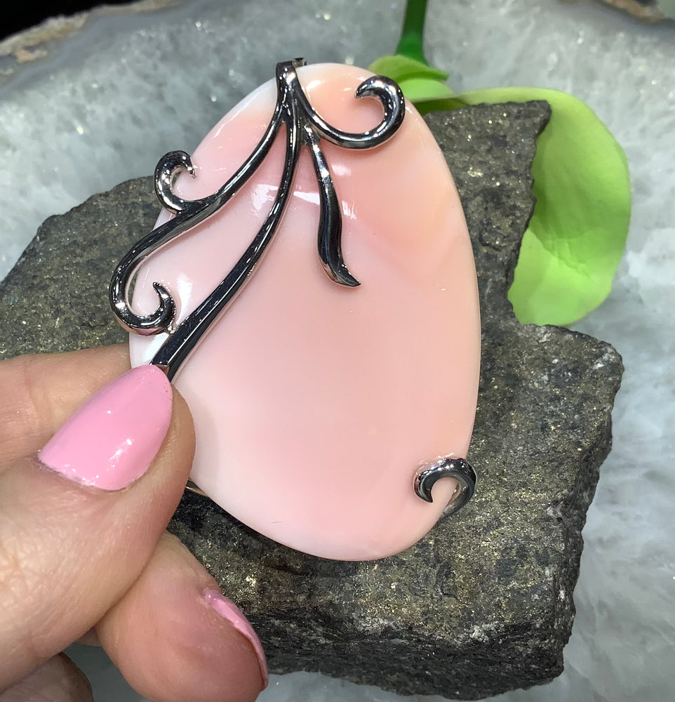 Beautiful Natural conch & silver shell pendant