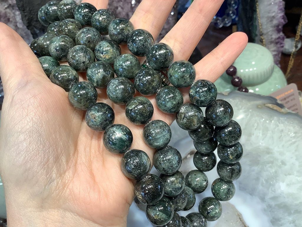 Large Green kyanite round gemstone beads- 14mm