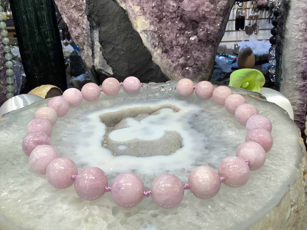 18mm Natural Pink Kunzite Round Gemstone Beads Necklace