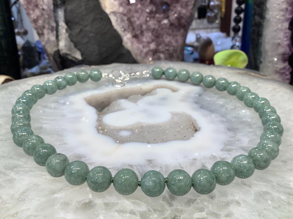Beautiful Natural Green Jadeite Jade Hand Knotted Necklace