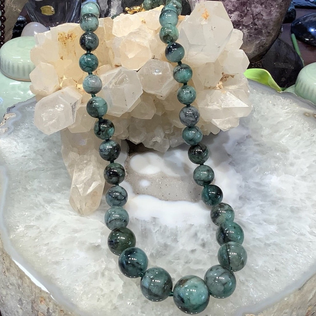 Exquisite Natural Emerald Round Graduated Gemstone Knotted Necklace