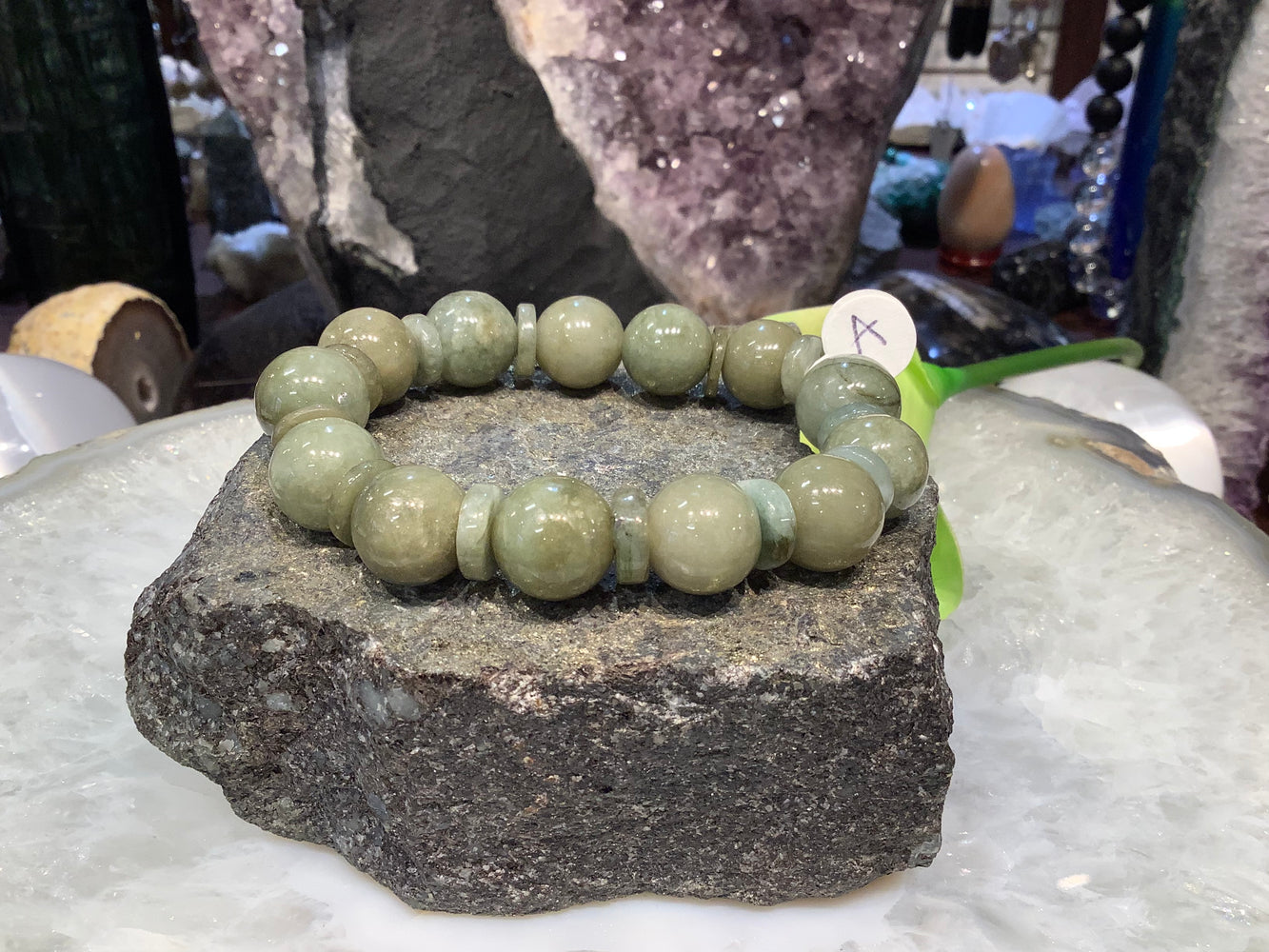 Natural Green jadeite jade 14mm gemstone bracelet A