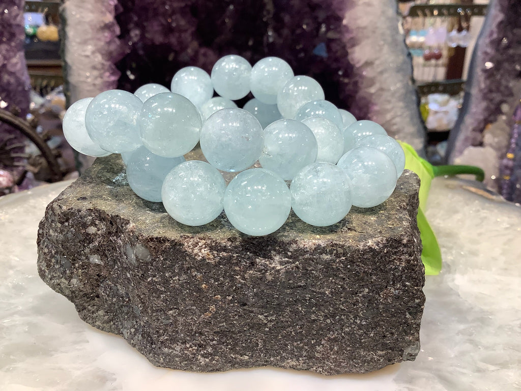 Sparkling Natural Blue Aquamarine Round Gemstone Bead Bracelet - 14mm
